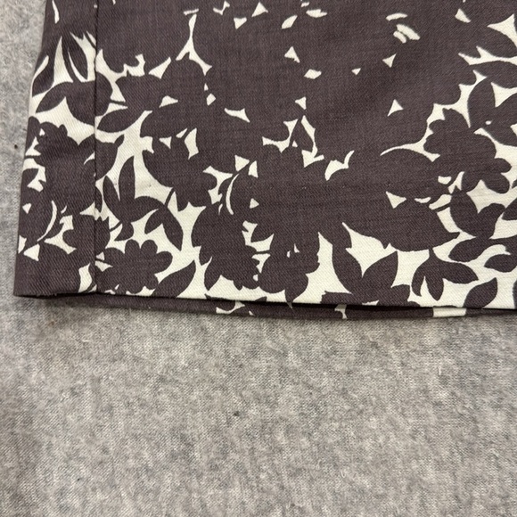 Boden Floral Grey and White Women's Skirt Size 4 - Picture 3 of 3